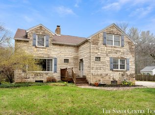 15008 Lakeshore Dr, Grand Haven, MI 49417