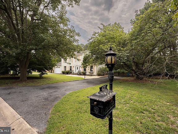 3rd image of 427 Valleywood Dr