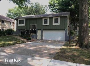 9951 Parkhill St, Lenexa, KS 66215