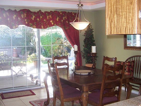 Beautifully decorated in every room