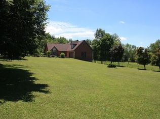 4 Melant Dr, Orchard Park, NY 14127