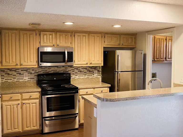 900 Kilkenny Ct #D — Photo 9