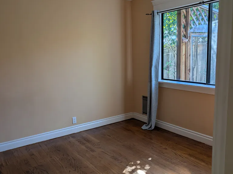 864 Lewis Ave — Photo 9