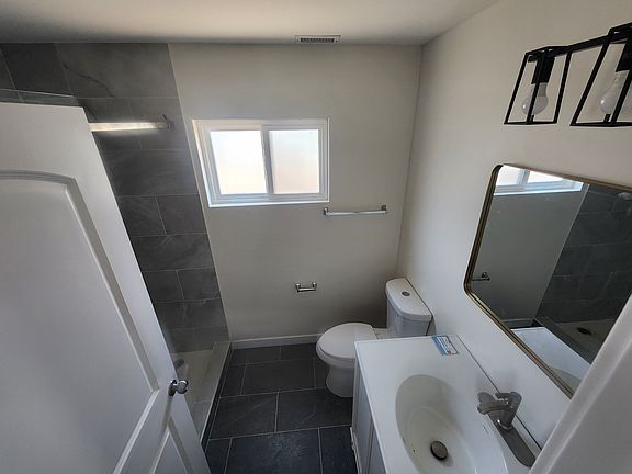 3rd image of 20935 Saticoy St