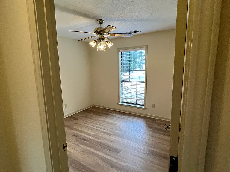 3433 Sunswept Dr — Photo 9