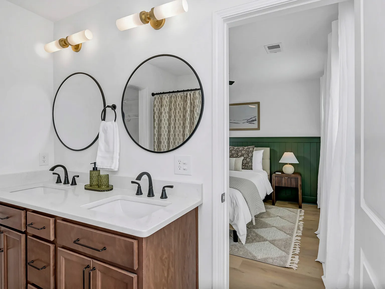 3 bed, $3,500 — Photo 2