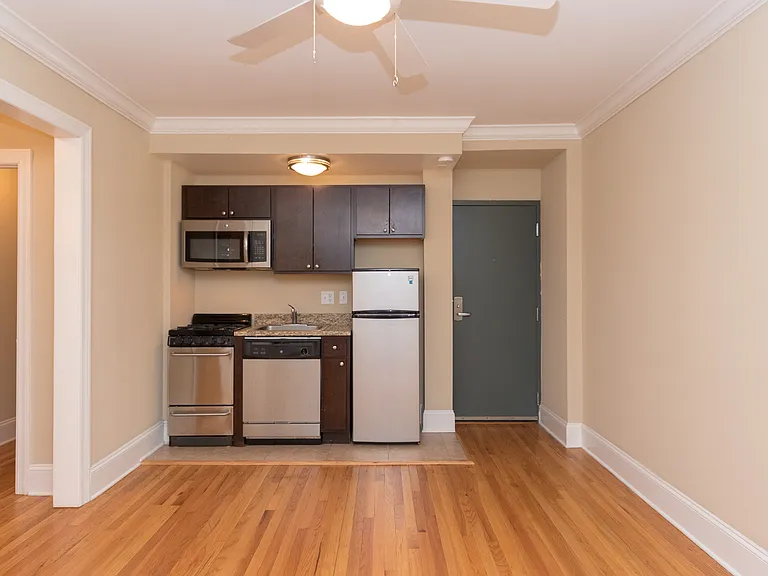 2244 N. Cleveland — Photo 14