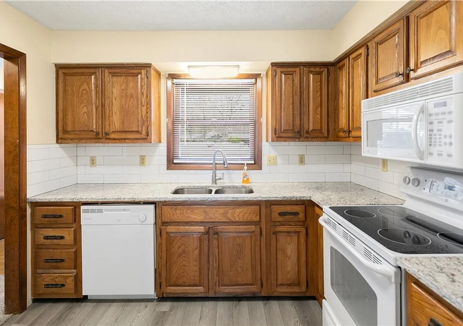 Bella Vista Townhome with POA Amenities & Maintenance-Free Living — Photo 2
