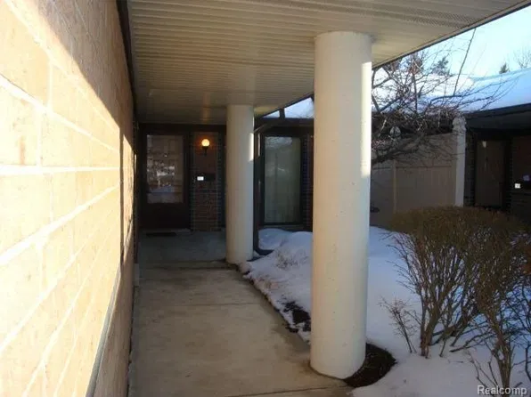 983 Wexford Way #1, Rochester Hills, MI 48307