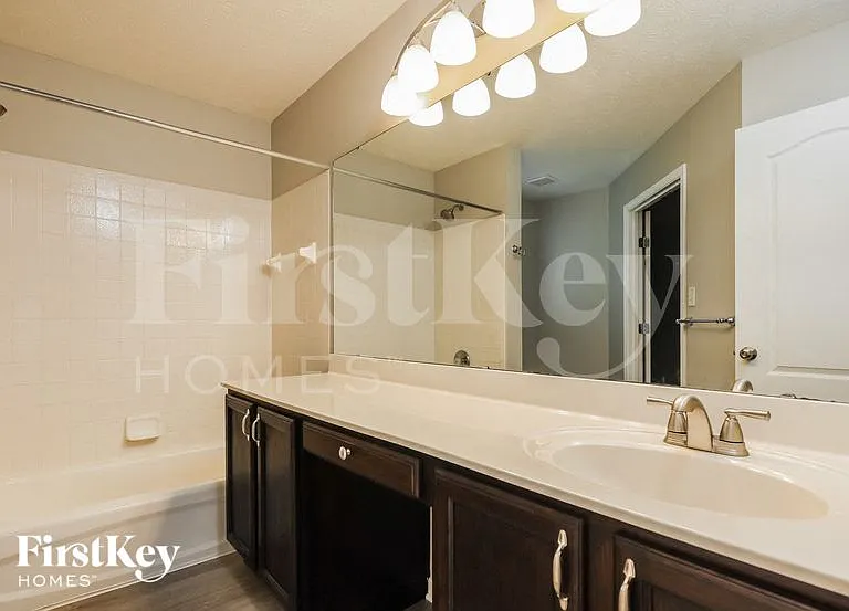 160 Cambridge Dr — Photo 7