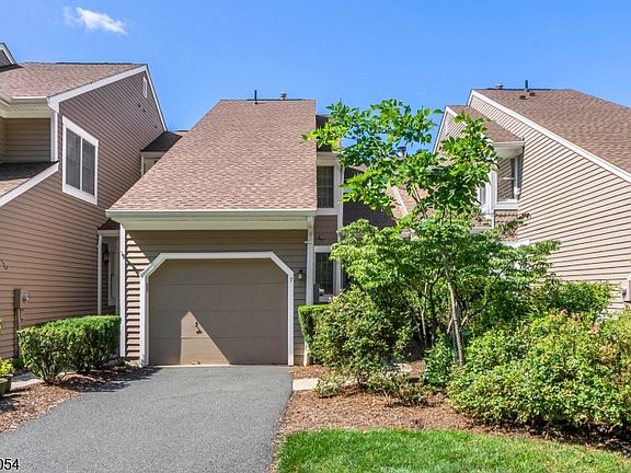 2nd image of 7 Dorset Ln