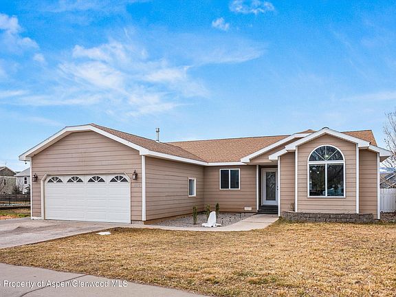 2nd image of 1173 E 18th Way