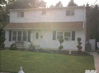 654 Dorothea Ln, Elmont, NY 11003