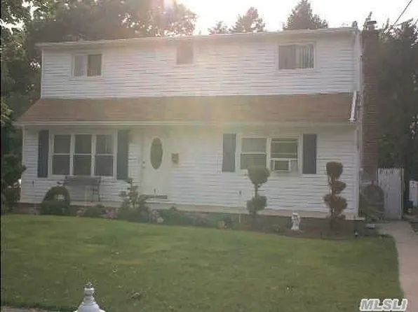 654 Dorothea Ln, Elmont, NY 11003