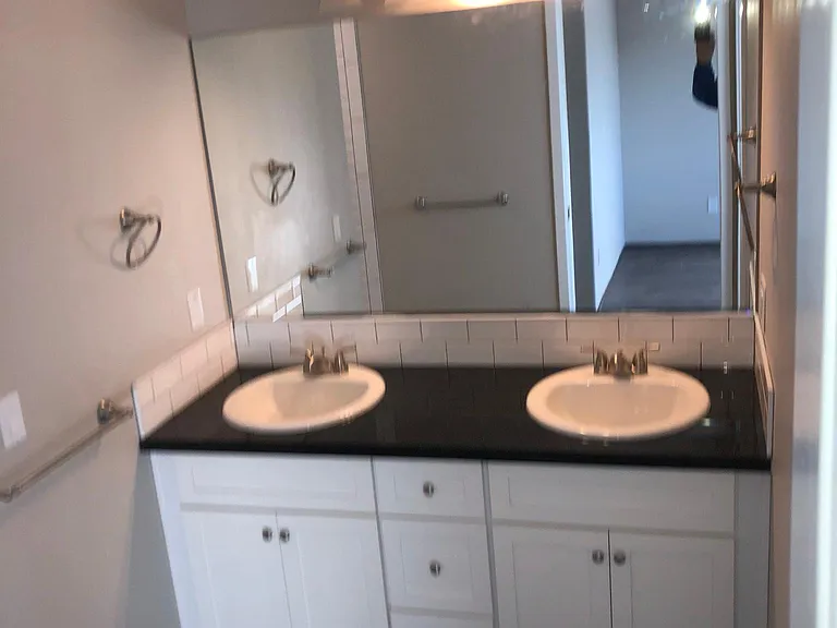 321 S Pleasant St #B — Photo 9
