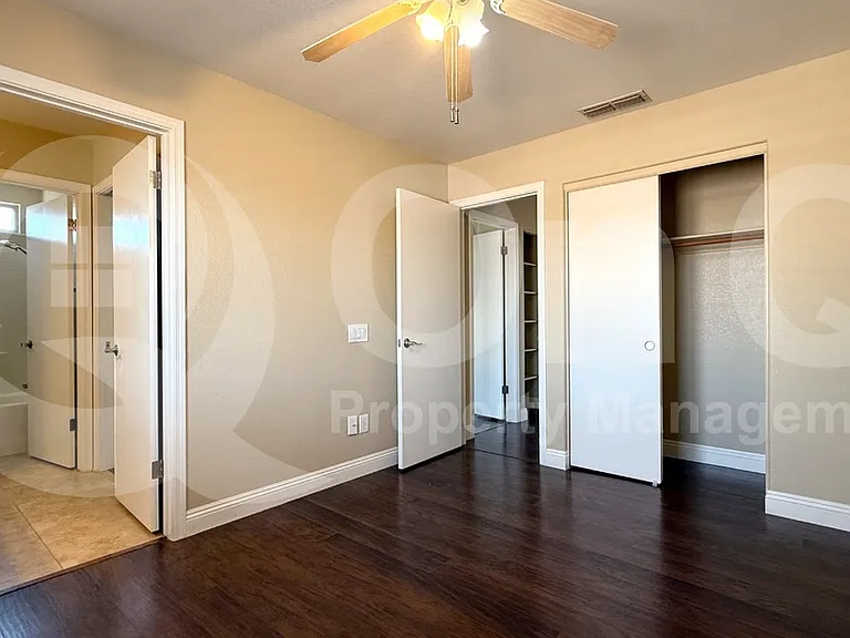 3211 E Behrend Dr — Photo 19