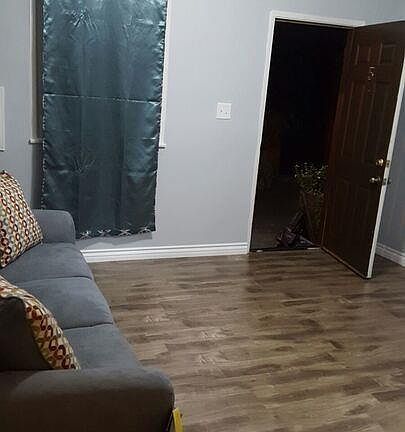 2nd image of 11472 Ventura Blvd
