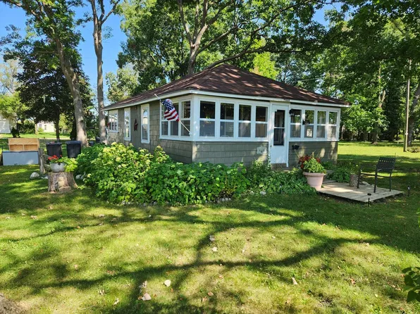 W6674 North Lakeshore DRIVE, Elkhorn, WI 53121