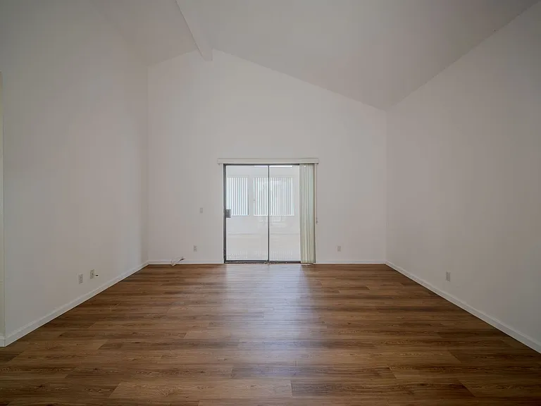 18950 Mount Walton Cir — Photo 13