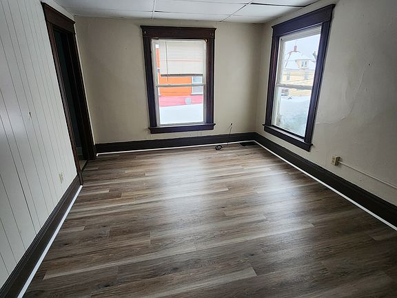 5th image of 760 E 11th St #2E