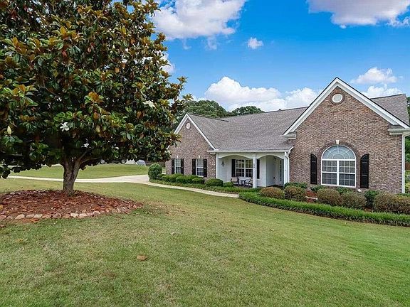 3rd image of 46 Blackjack Oak Dr