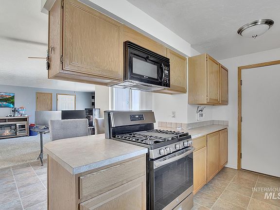 5th image of 147 Cordova Ave