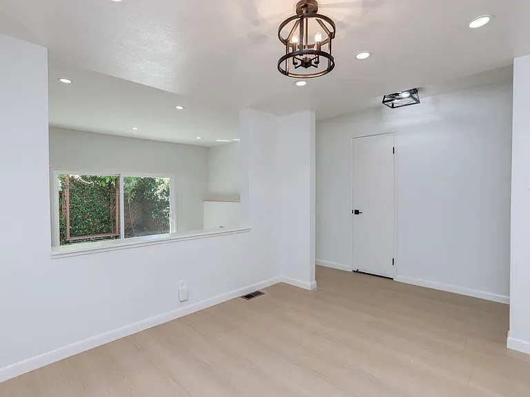 256 State St #9 — Photo 10
