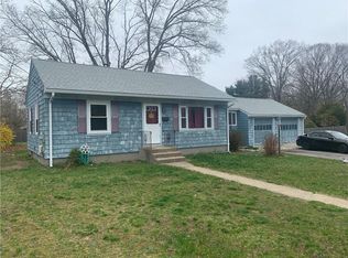 7 Petansett Ct, Warwick, RI 02888