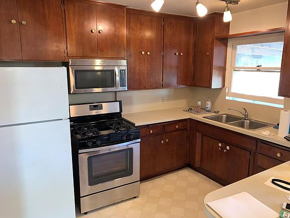 3rd image of 153 Halsey St