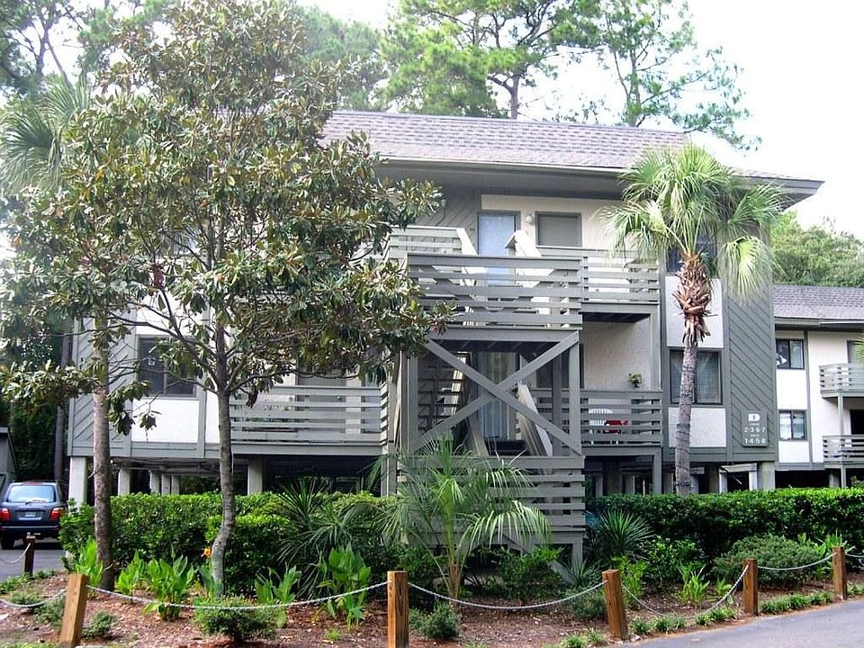 D Building at the Hedges - Walk to the Beach