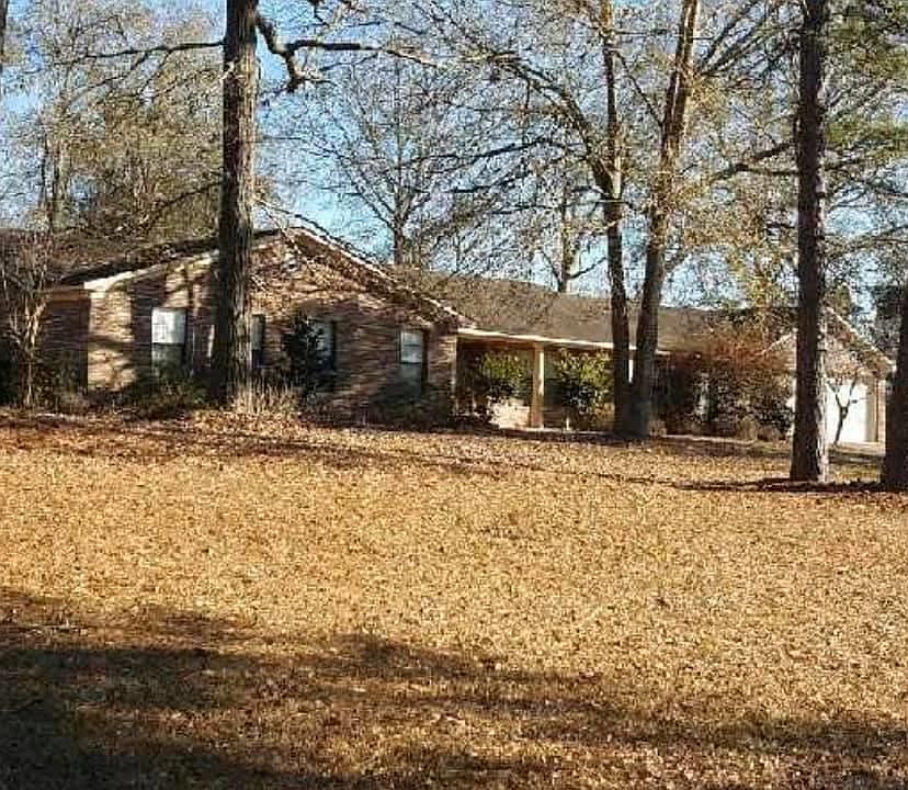 1st image of 44 Twin Oaks Dr