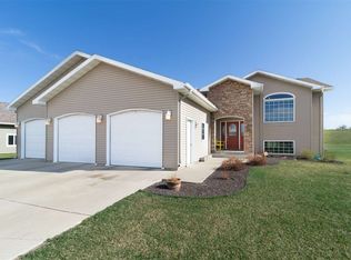 2317 7th Ave SW, Minot, ND 58701