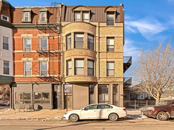 1432 W Erie St APT 1R, Chicago, IL 60642