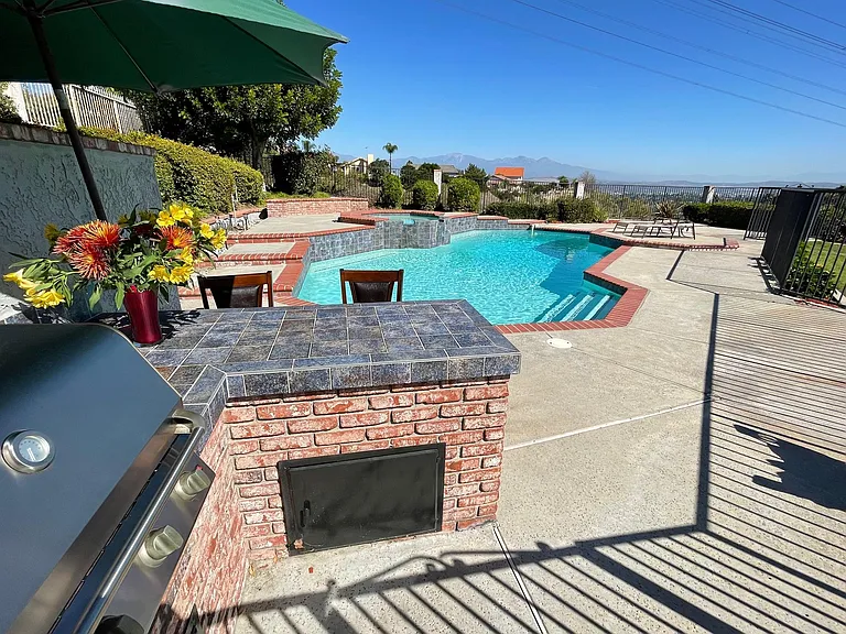 Pool bar with hi-end BBQ