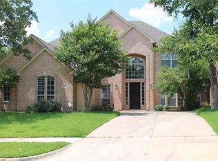 2003 Broadleaf Dr, Arlington, TX 76001