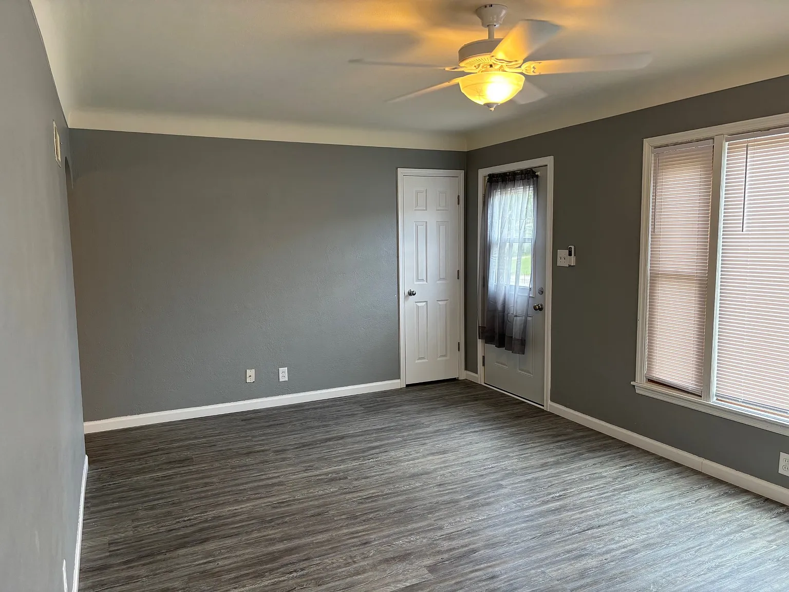 3 bed, 1429 sqft, $1,795 — Photo 2