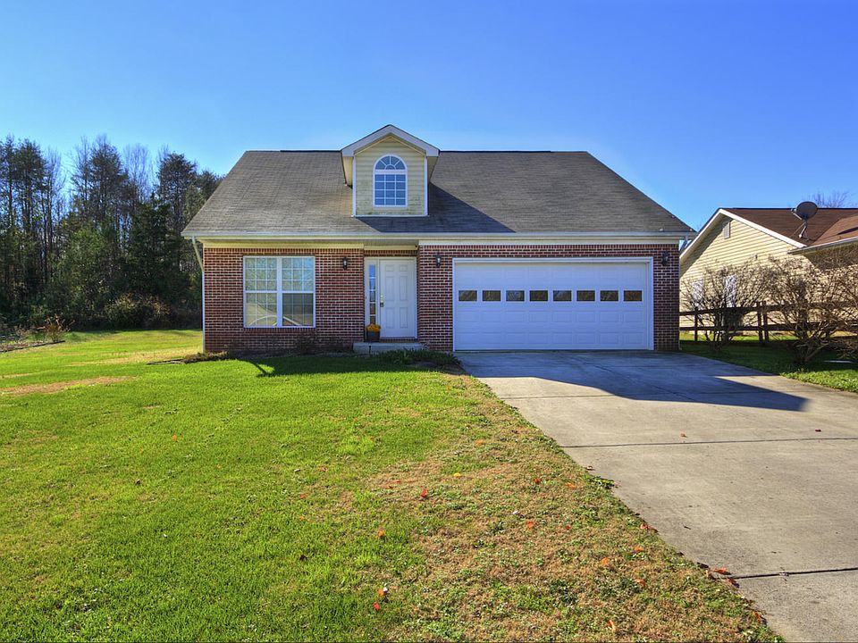 1st image of 125 SW Meadowland Dr