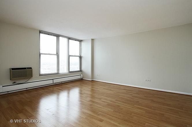1st image of 5401 S Hyde Park Blvd APT 1403