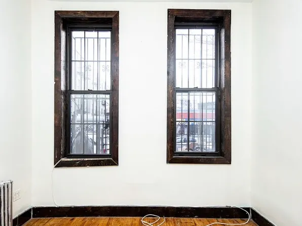 279 Menahan Street image 14 of 15