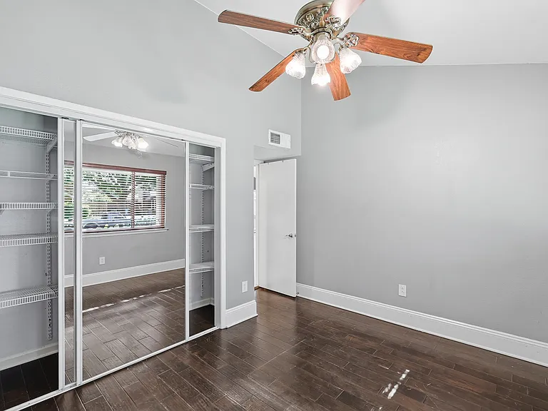 542 Harvest Hill St — Photo 5