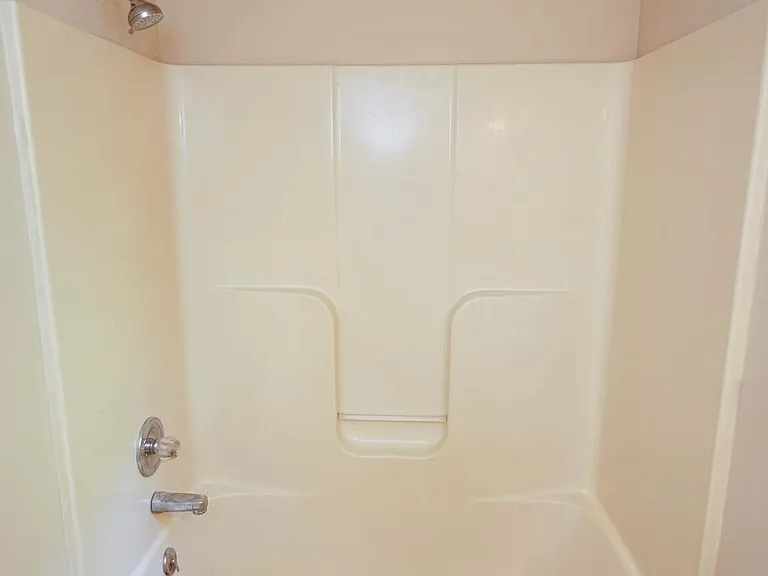935 Queen Ave — Photo 34