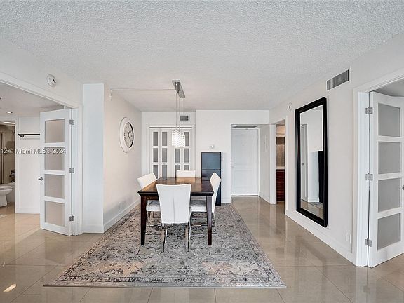 5th image of 100 Bayview Dr APT 1529