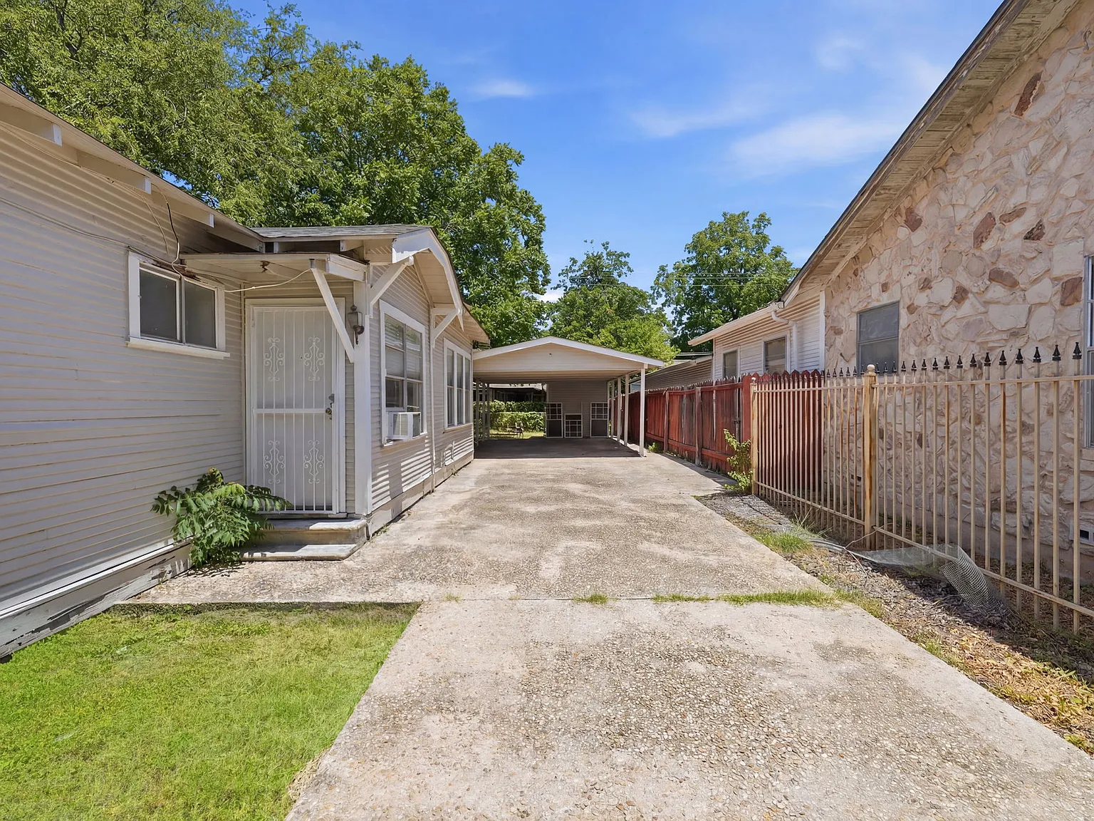 3 bed, 1384 sqft, $1,550 — Photo 3