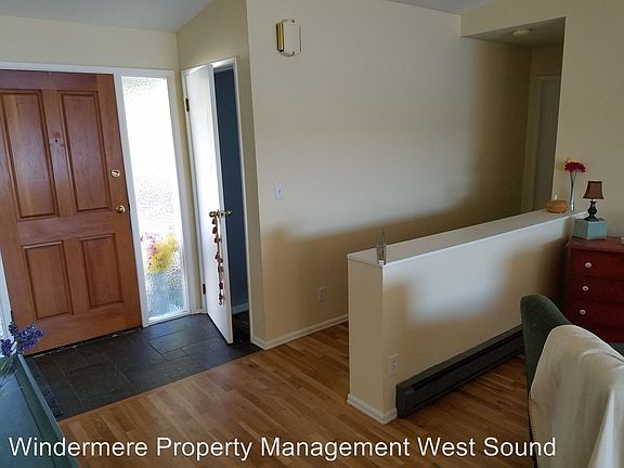 5th image of 2617 Marine Dr