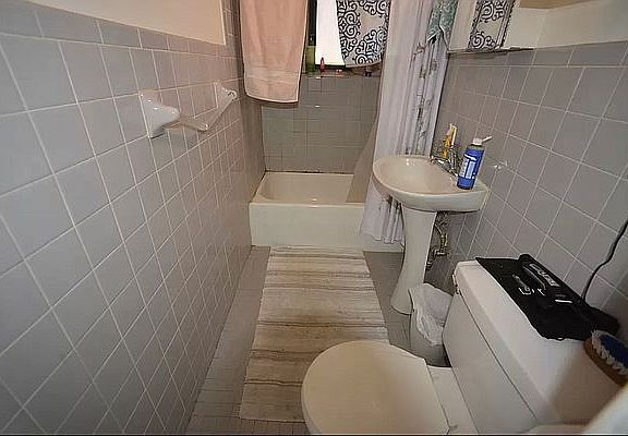 5th image of 3074 32nd St APT 1