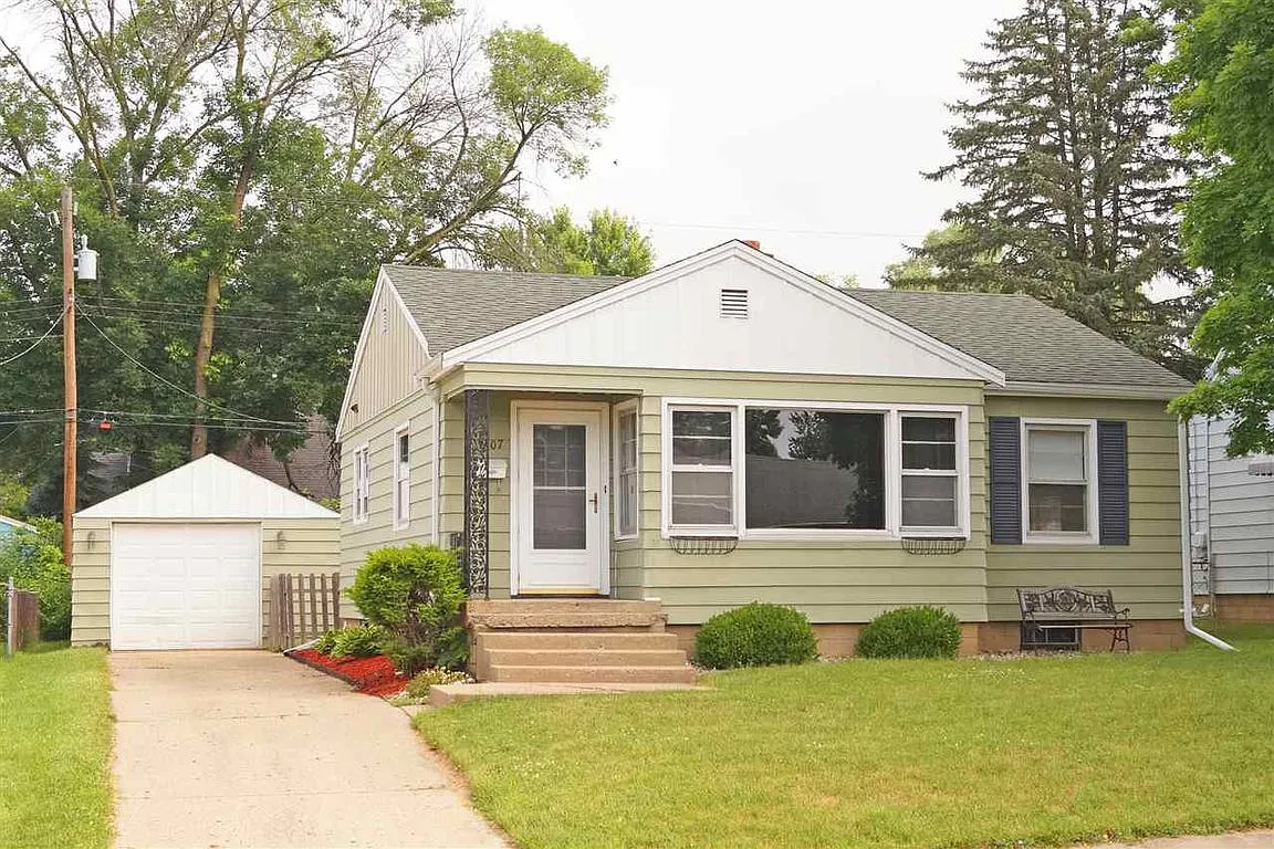 1407 W Maywood Ave photo 1