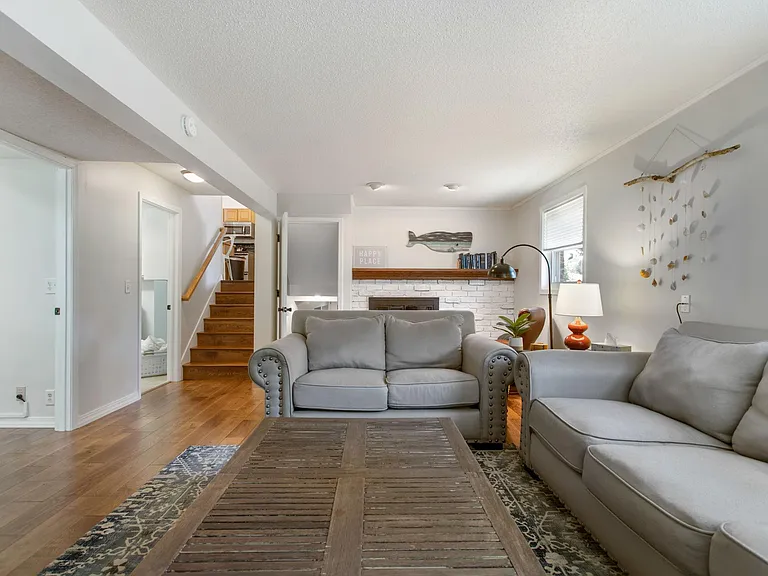 115 Iroquois Ave — Photo 12