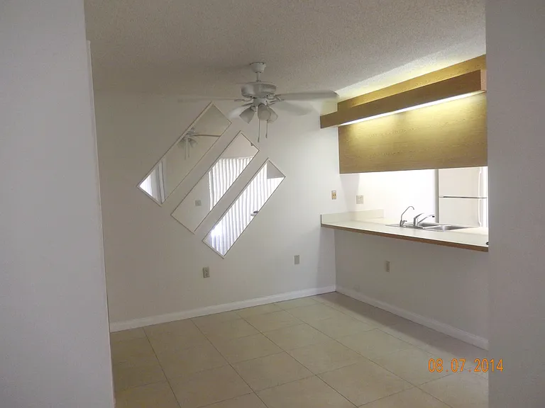 7614 76th Way — Photo 2