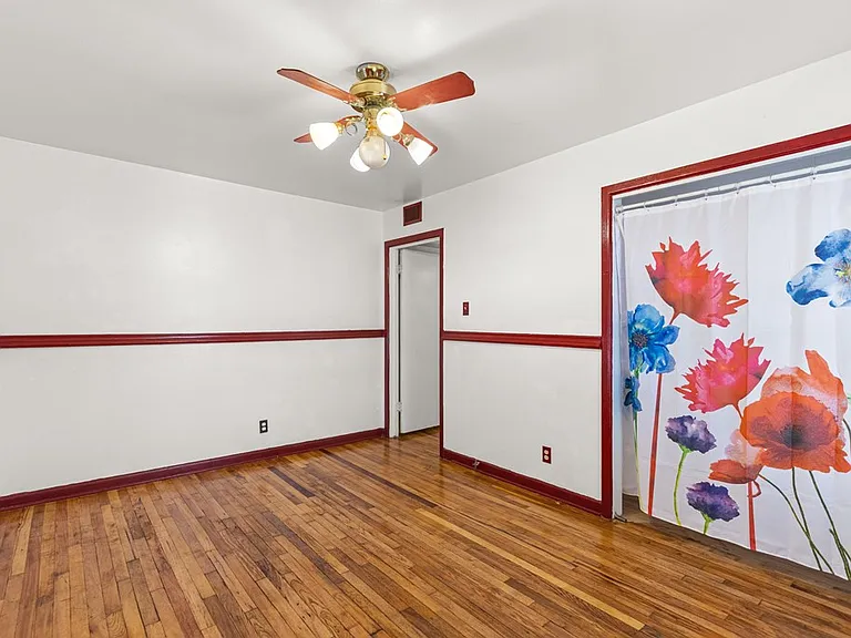 704 S Avenue C — Photo 18