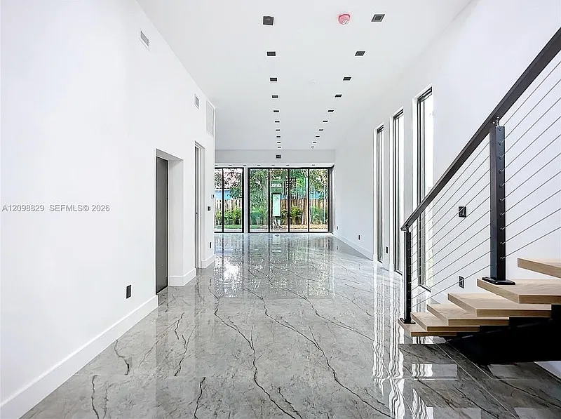 3069 SW 27th Ter Unit 3069 — Photo 4